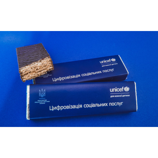 Вафельно-шоколадный батончик с логотипом